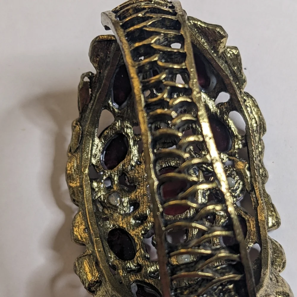 Vintage Antique Gold Tone Hinged‎ Oval Metal Bracelet